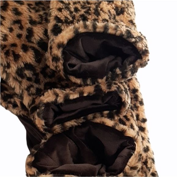 Fuzzy leapord bear Outfit Size 24 month - Picture 12 of 14